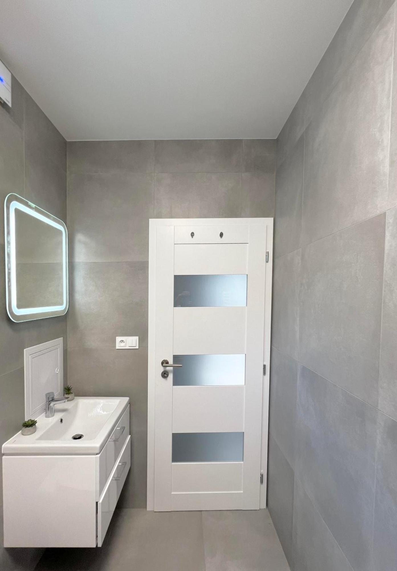 2 Moderne Apartmany 19 A 95 V Sukromi V Centre Mesta Turčianske Teplice Buitenkant foto