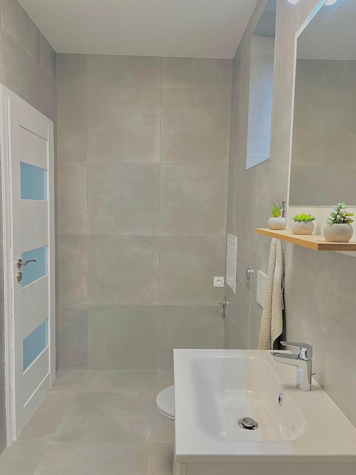 2 Moderne Apartmany 19 A 95 V Sukromi V Centre Mesta Turčianske Teplice Buitenkant foto