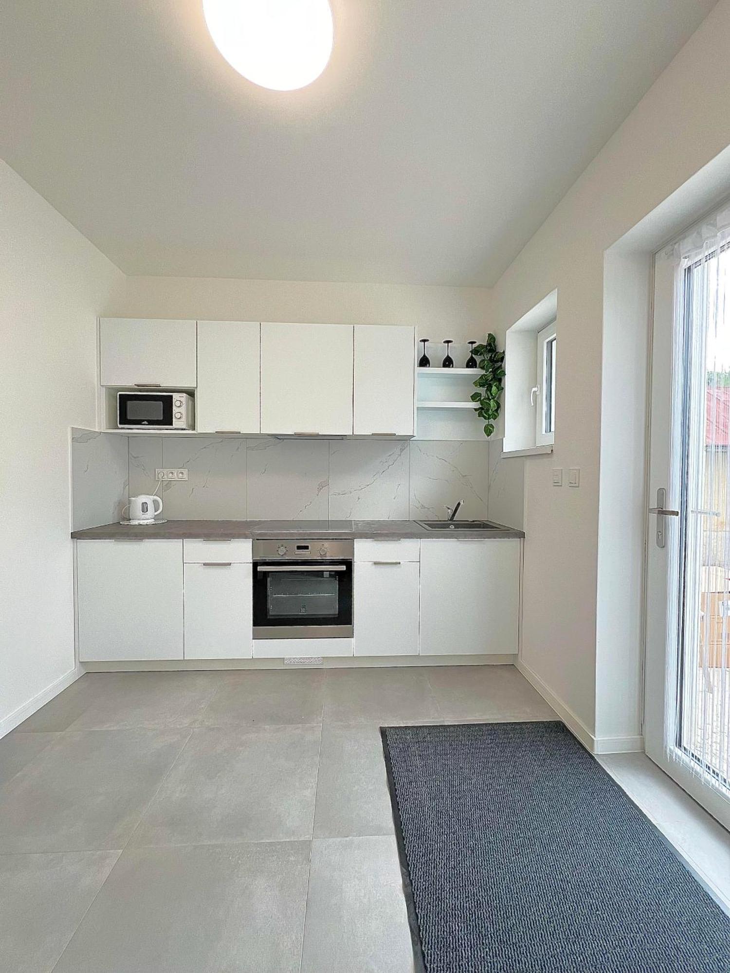 2 Moderne Apartmany 19 A 95 V Sukromi V Centre Mesta Turčianske Teplice Buitenkant foto